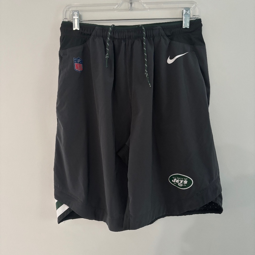 Nike NFL New York Jets Dri-Fit Performance Shorts — Size L